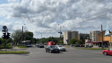 Latvijas apdrošinātāju biedrība brīdina: autovadītājiem par uzskaitītajiem pārkāpumiem uz ceļa var pat konfiscēt auto