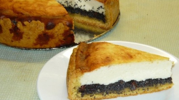 Maigais biezpien pīrāgs ar magonēm, kas aizstās pat torti