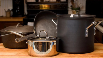 Kā ātri notīrīt taukus no katliem un pannām aukstā ūdenī - laika gaitā pārbaudītas metodes