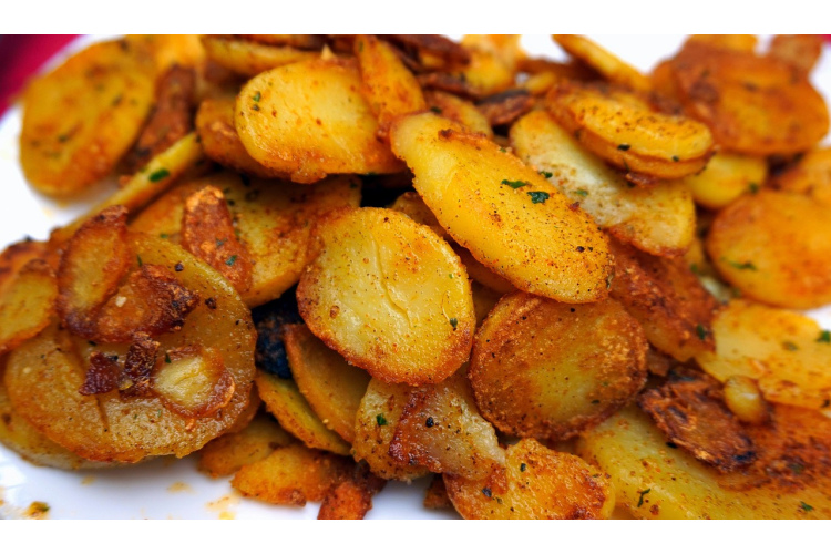 Es vairs nelietoju eļļu kartupeļu cepšanai — 3 karošu triks un kartupeļi kraukšķīgi
