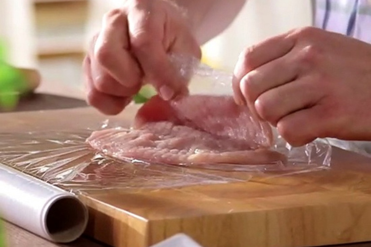 Kā maigi un nemanāmi izklapēt gaļu – viss, kas jāzina par šo procesu