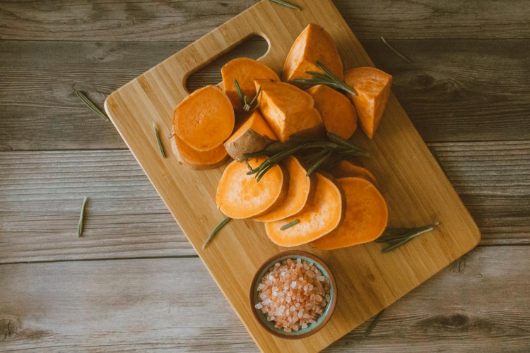 Saldie kartupeļi būs kraukšķīgi un nekad neizšķīdīs, ja pievienosi vienu dabīgu sastāvdaļu