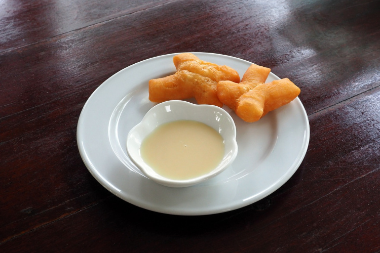 Pašgatavots vārīts iebiezinātais piens mājas apstākļos – tik gards, ka var ēst karotēm