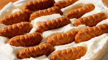 Divu sastāvdaļu japāņu siera kūka – vienkārša recepte, kas iekaro sociālos tīklus