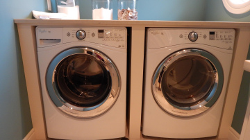 Kā mīkstināt veļu bez specializētiem līdzekļiem: vienkārši paņēmieni no virtuves plaukta