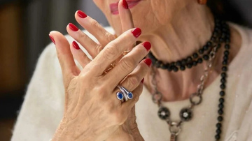 Manikīrs  sievietēm virs 60 gadiem - 9 perfektas nagu lakas  krāsas, kas vizuāli "atjauno" rokas