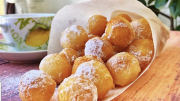 Mājas biezpiena bumbiņas: kā panākt kraukšķīgu garoziņu un mīkstu vidu