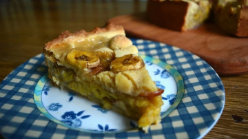 Banānu šarlote ar  maigu tekstūru un dabisku saldumu - lieliska alternatīva klasiskajai ābolu versijai