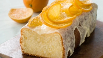 Sulīgs apelsīnu kēkss ar dabisku citrusu aromātu