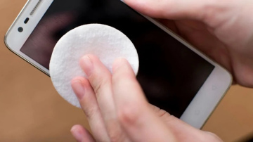 Viedtālruņa ģenerāltīrīšana: kā tīrīt ekrānu un mazas sastāvdaļas