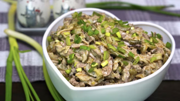 Trīs receptes sēņu salātiem: kā tos pagatavot ātri un garšīgi