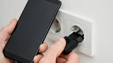 Kāpēc tālrunis uzlādējas lēni un kādi 3 vienkārši ieradumi palīdz akumulatoram