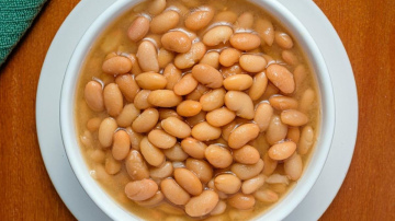 Kā ātri pagatavot pupiņas bez ilgstošas mērcēšanas: praktiski paņēmieni virtuvē