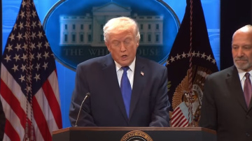 Saspīlējums Vašingtonā: Trampa jaunie tarifi un Eiropas atbildes gājiens