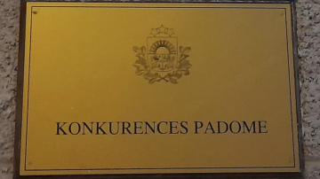 Aizdomas par cenu saskaņošanu: Konkurences padome veikusi pārbaudes "Rimi" un "Maxima" birojos
