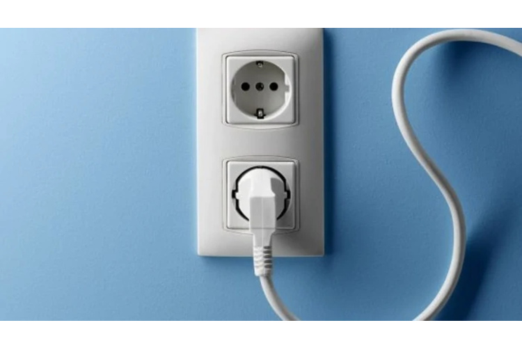 Drošība mājoklī: 7  ierīces, kuras ieteicams atvienot no strāvas pirms prombūtnes