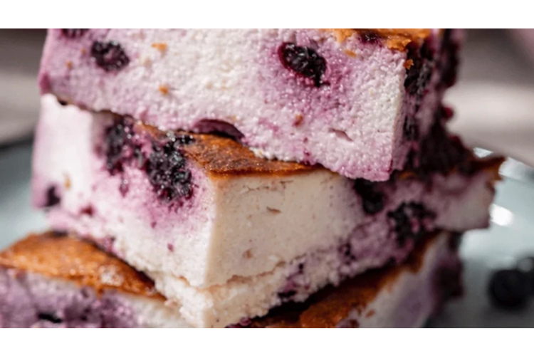 Ātrais biezpiena  sacepums bez miltiem un cietes: vienkārša recepte maiga deserta pagatavošanai