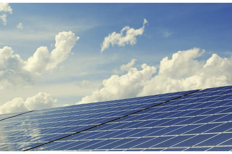 Baltijā lielākais saules parks uzsācis darbu Jēkabpilī: investēti 96 miljoni eiro