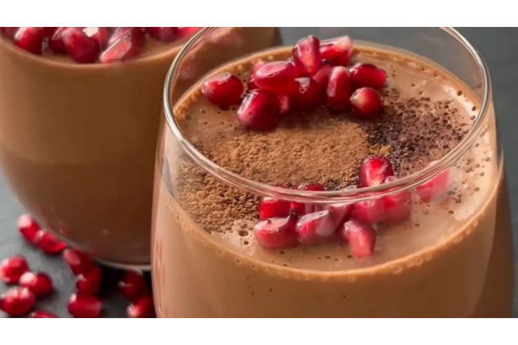 Šokolādes, banānu un rjaženkas deserts: vienkārša recepte svētku vakariņām vai ikdienai