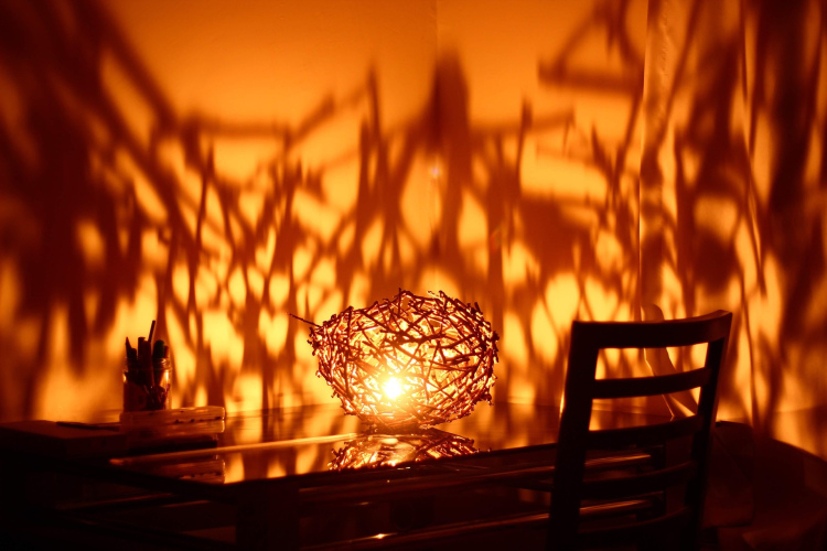 Vairāk nekā tikai interjers: kā apgaismojums mājās ietekmē pašsajūtu un ikdienas ritmu