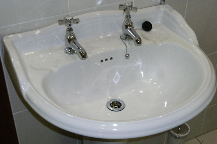 Parastais sāls santehnikas tīrībai: vienkāršs veids, kā novērst nepatīkamas problēmas