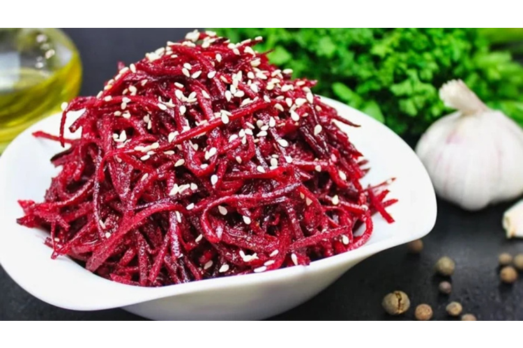 Marinētas bietes korejiešu gaumē: vienkārša recepte košai garšai