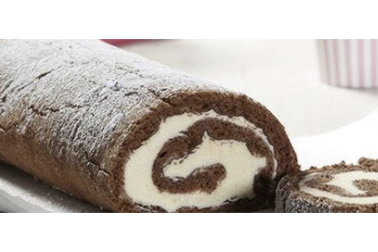 Biezpiena un kakao biskvīta rulete: recepte vienkāršam mājas desertam