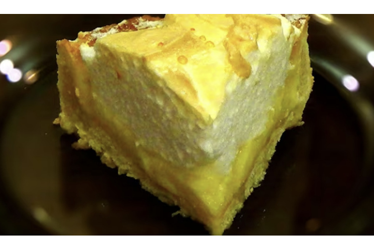 Klasiskais citronu bezē pīrāgs: kā mājās pagatavot iecienīto desertu