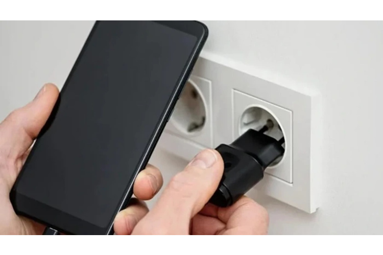 Kāpēc tālrunis uzlādējas lēni un kādi 3 vienkārši ieradumi palīdz akumulatoram