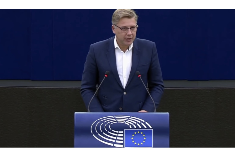 Nils Ušakovs pamet "Saskaņas" valdi: politiķis skaidro sava lēmuma iemeslus