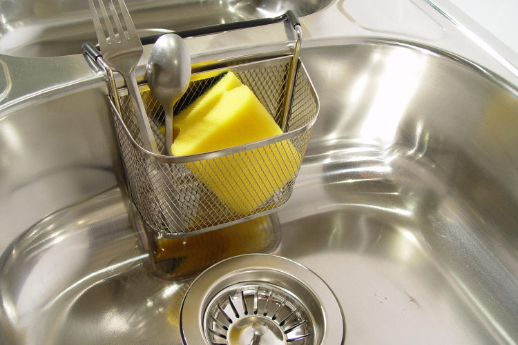 Kāpēc sauso raugu mēdz liet kanalizācijā: vienkāršs veids kā novērst cauruļu aizsērējumu