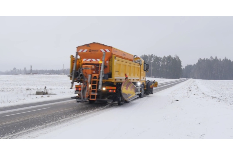Sniega izvešanas aizkulises: kāpēc pilsētu taktika tik krasi atšķiras