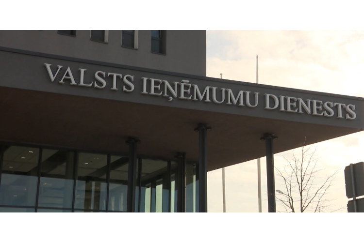 Pensijas līdz 1000 eiro mēnesī ar nodokli neapliek: VID skaidro, kam vairs nav jēgas vākt čekus