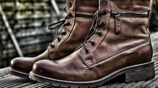 Balti sāls traipi uz apaviem: kā efektīvi notīrīt un pasargāt ādas materiālu