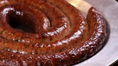 Mājās gatavotas desas pēc 18. gadsimta receptes un to vēsturiskā izcelsme