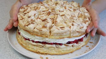 “Debesu kūka” ar bezē un mandelēm: klasiska vācu deserta pagatavošana