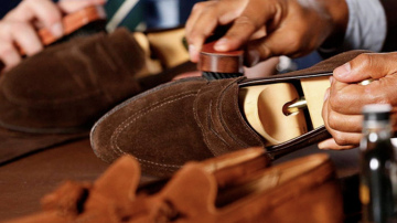 Zamšādas apavu kopšana mājas apstākļos: vienkārša metode materiāla atjaunošanai