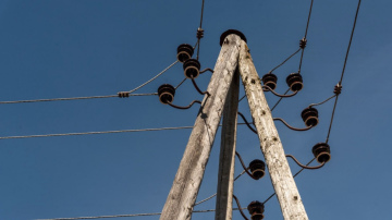 Patīkamas ziņas rēķinos: vidējā elektrības cena Latvijā sarukusi par 19%