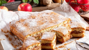 Lieldienu kārums no vienkāršām sastāvdaļām: ābolu pīrāgs bez sviesta un olām