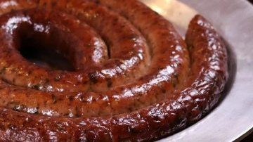 Mājās gatavotas desas pēc 18. gadsimta receptes un to vēsturiskā izcelsme