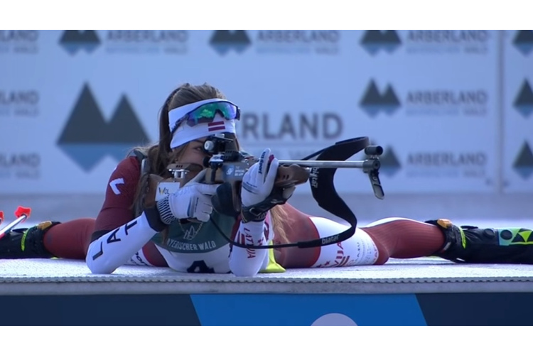 Vēsturiska diena Latvijas biatlonā: jaunie sportisti izcīna trīs pasaules čempionāta medaļas
