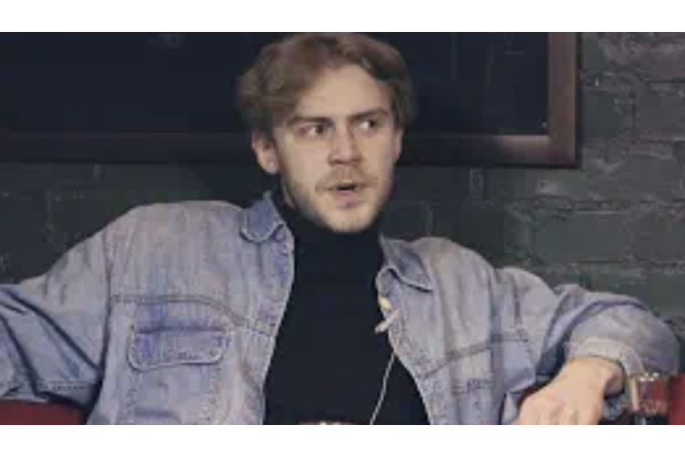 Līdzīgs līdz nepazīšanai: Valta Skujas tēlojums Freimaņa izrādē izpelnās laikabiedru atzinību