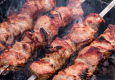 Ātrā šašlika marināde: kā sagatavot mīkstu gaļu vienas stundas laikā