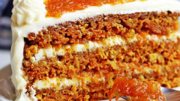 Gardā burkānu un krēmsiera kūka ar apelsīnu aromātu