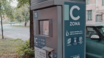 Rīgas autostāvvietu reformas: plānotais cenu kāpums un izmaiņas elektroauto īpašniekiem