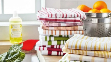 Praktisks veids, kā iztīrīt virtuves dvieļus, izmantojot katrā mājā pieejamus produktus