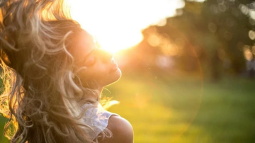 Skaistumkopšana saskaņā ar dabas ritmiem: matu kopšanas ceļvedis 2026. gada maijam