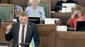 Arī Smiltēns un Mieriņa vizītēs izmantojuši lidostu VIP zāles: politiķu skaidrojumi