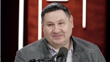 Bijušā Ogres mēra Helmaņa ienākumu pārskats: no pašvaldības algas līdz kuterim un prāvām parādsaistībām