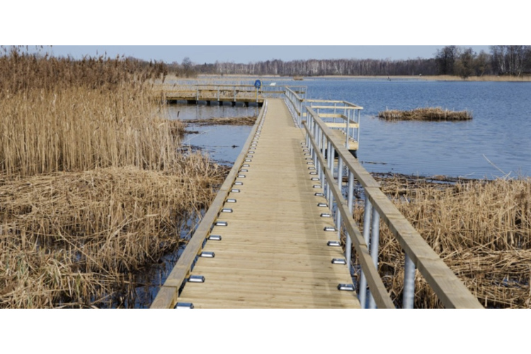 Viļakas ezera sala tagad sasniedzama pa 400 metrus garu pontonu tiltu